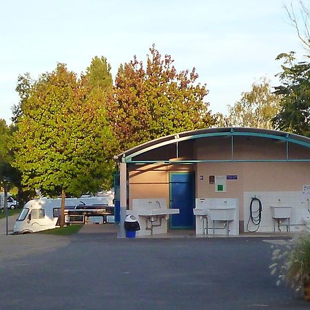 Camping De Tournus - Drole De Cabane Exterior photo