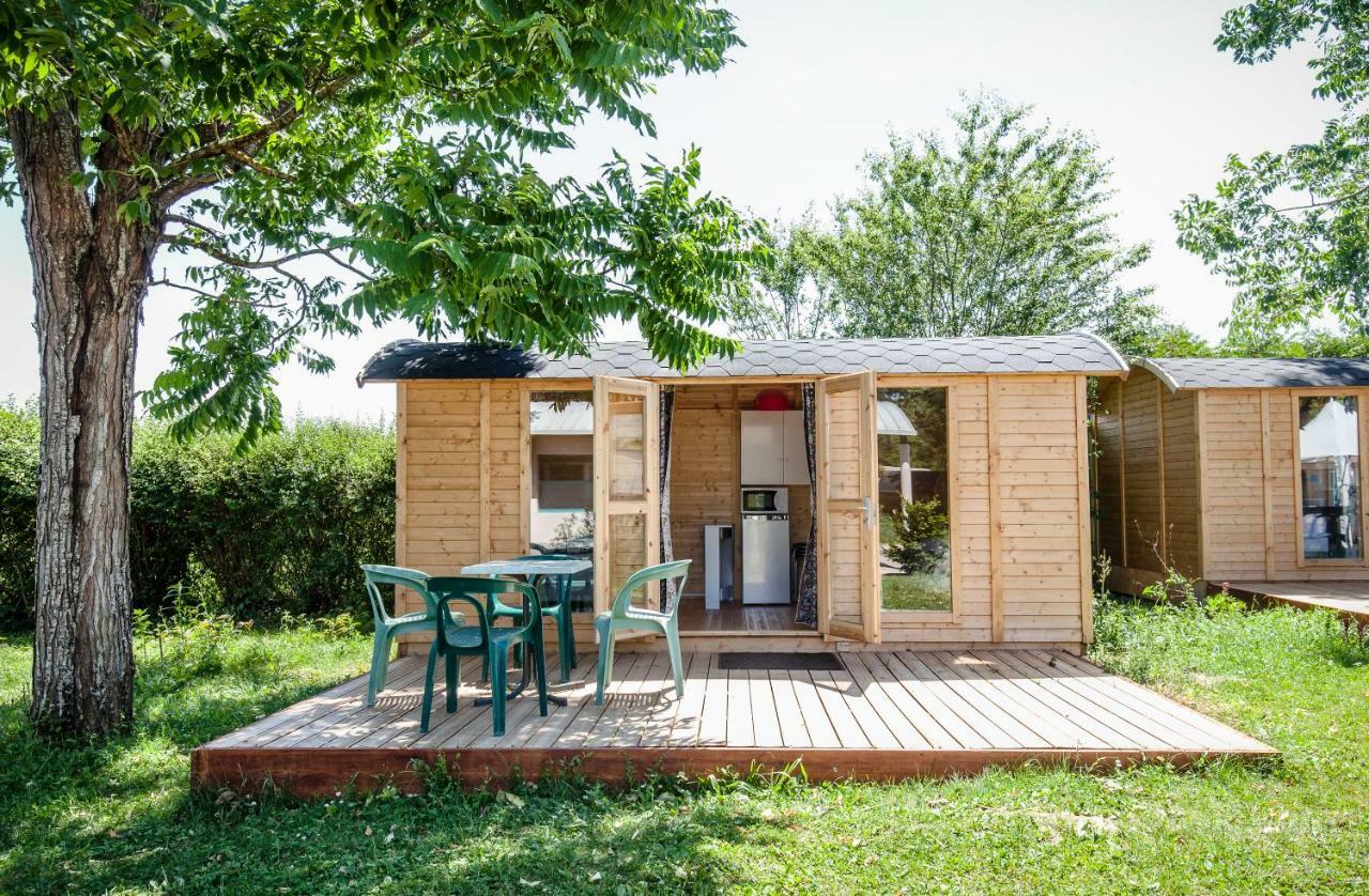 Camping De Tournus - Drole De Cabane Exterior photo