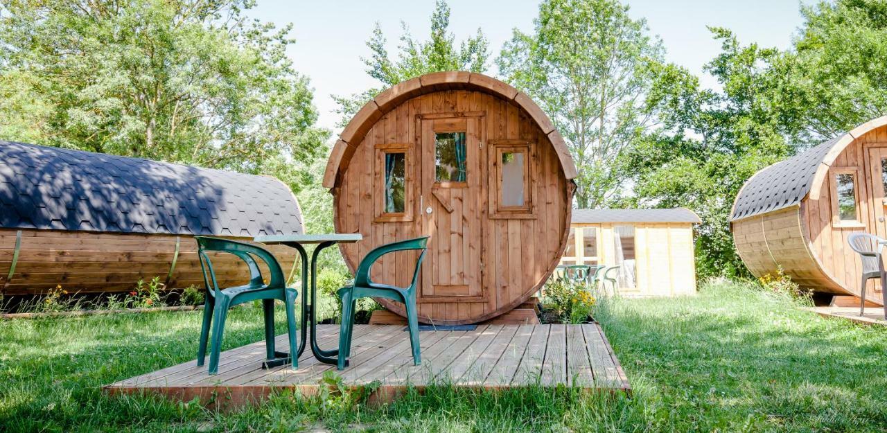 Camping De Tournus - Drole De Cabane Exterior photo