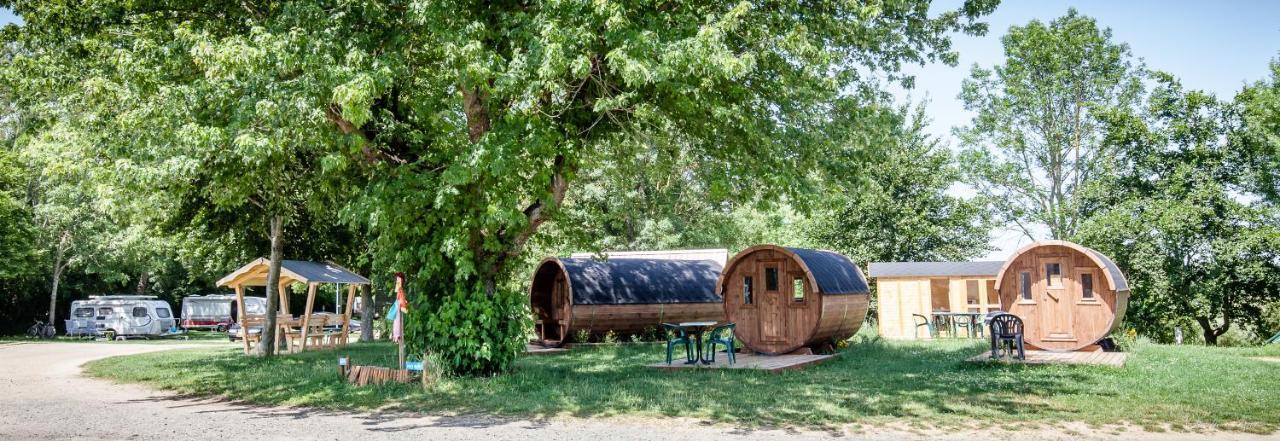 Camping De Tournus - Drole De Cabane Exterior photo